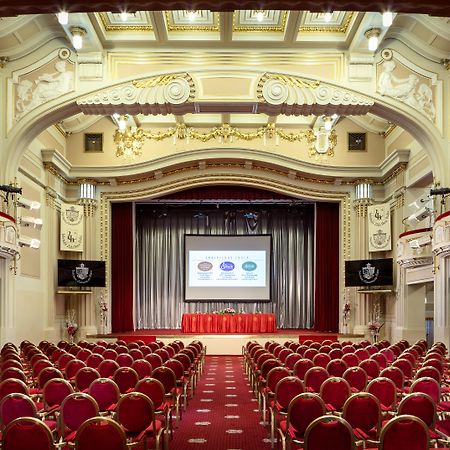 Ambassador Zlata Husa Prague Ngoại thất bức ảnh The main auditorium
