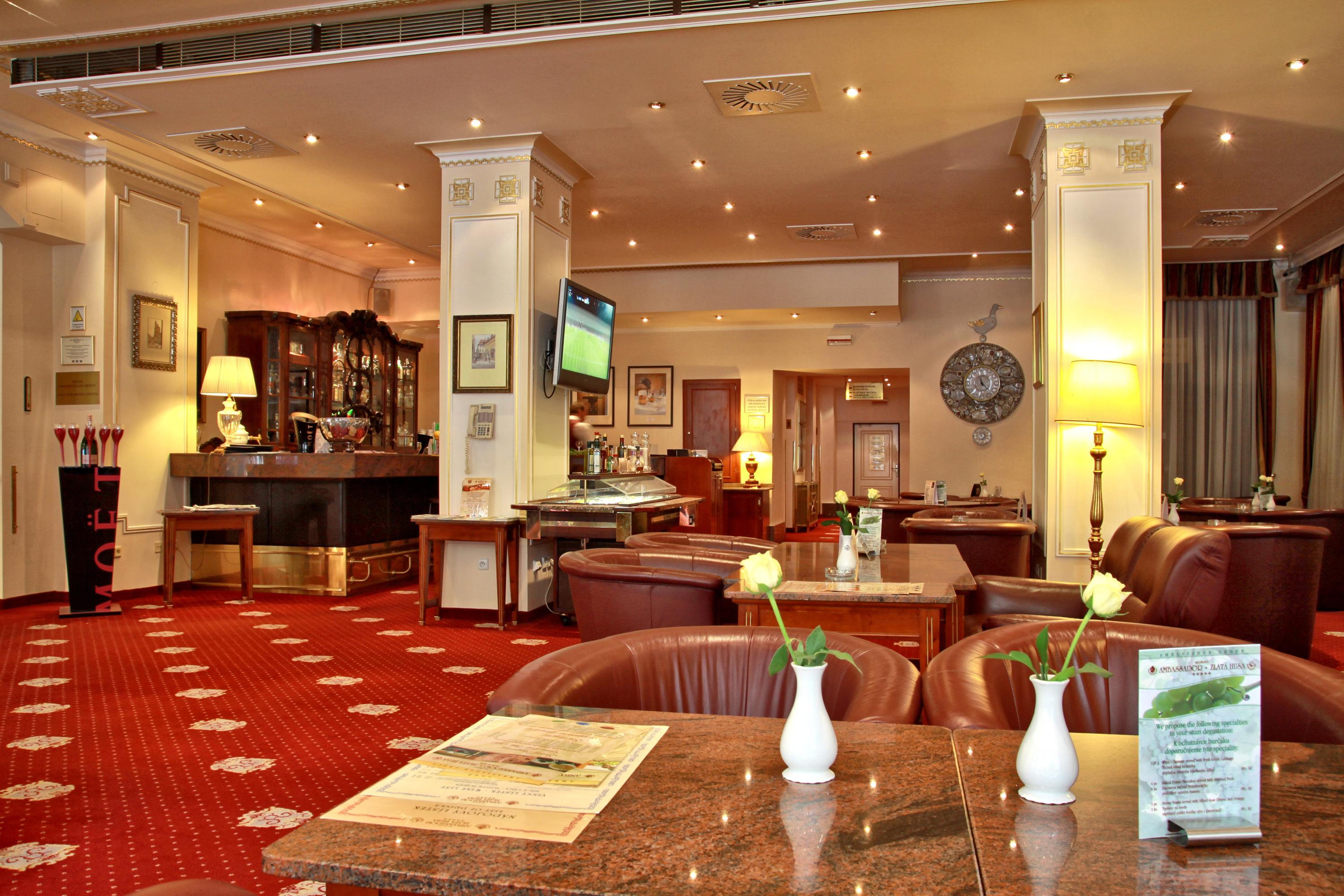 Ambassador Zlata Husa Prague Ngoại thất bức ảnh The lobby of the hotel
