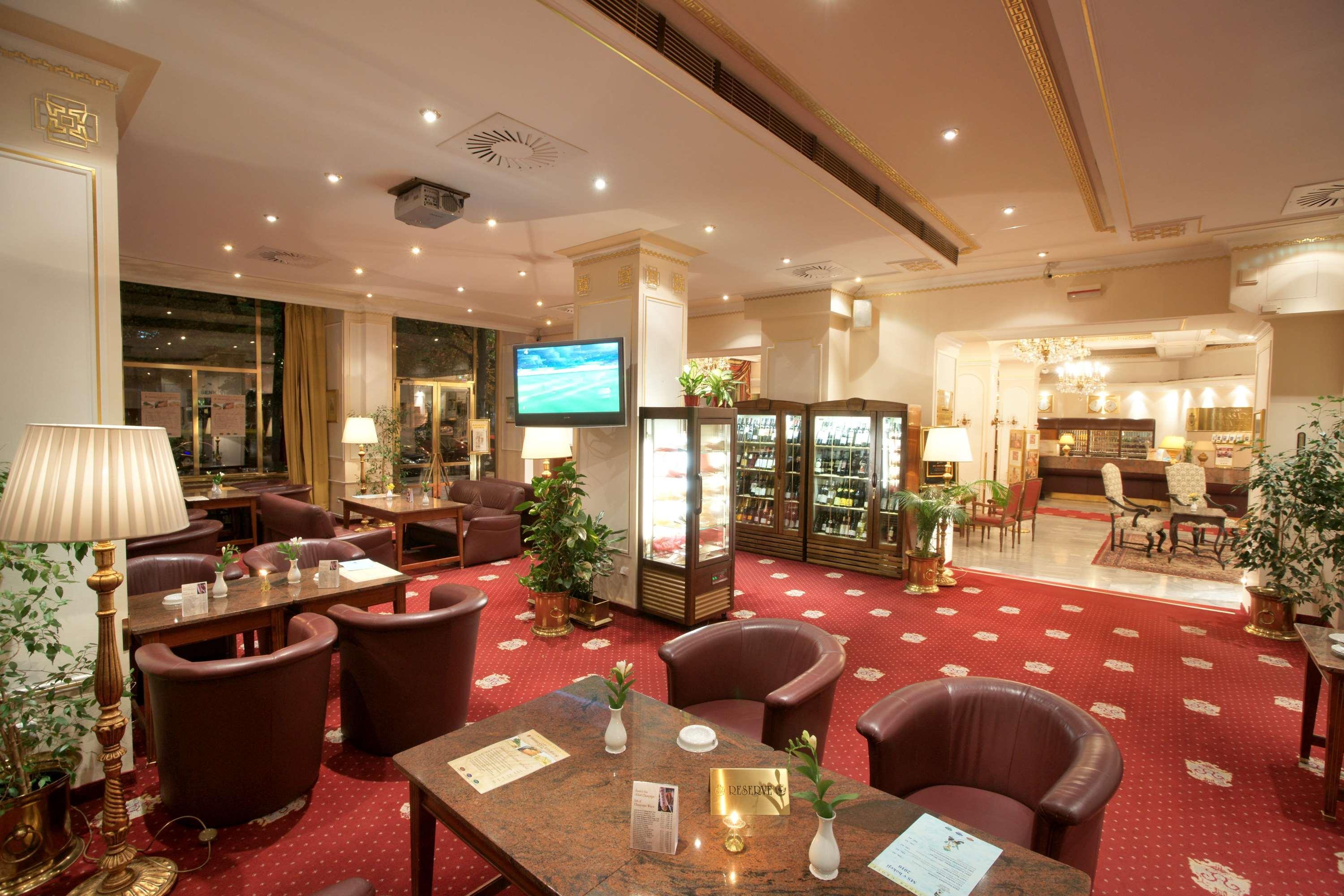 Ambassador Zlata Husa Prague Ngoại thất bức ảnh The lobby of the hotel
