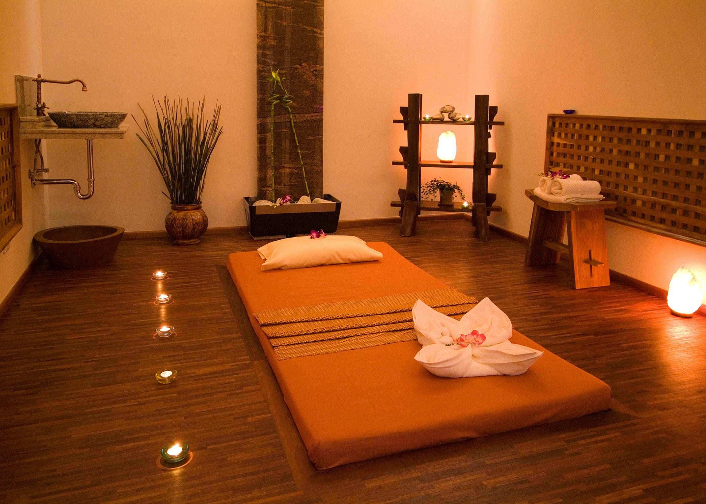 Ambassador Zlata Husa Prague Ngoại thất bức ảnh A massage room