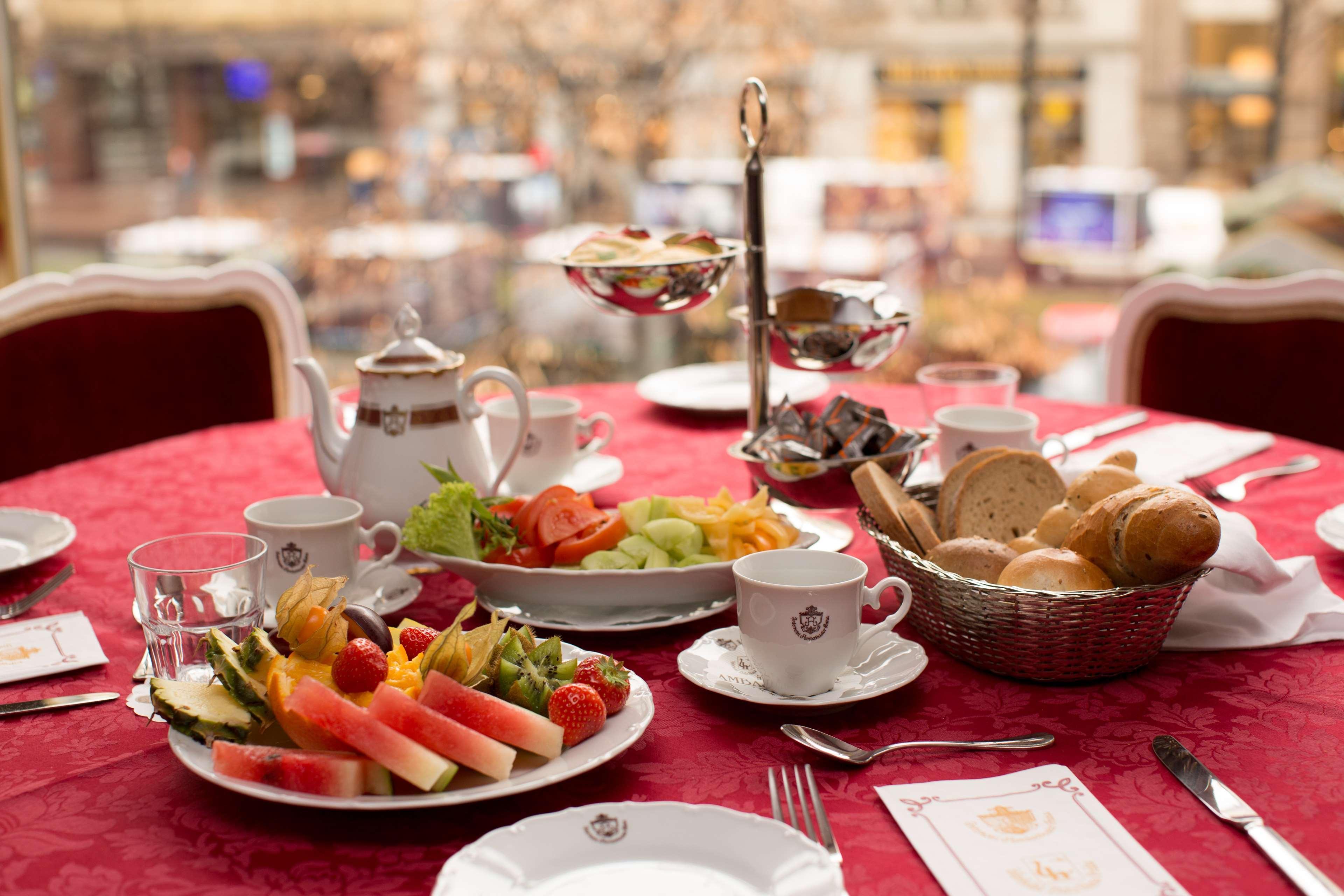 Ambassador Zlata Husa Prague Ngoại thất bức ảnh A typical breakfast at the hotel