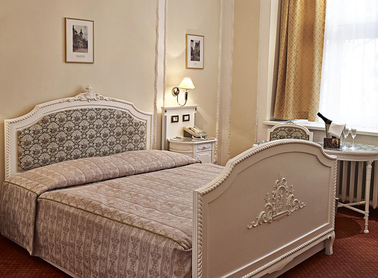 Ambassador Zlata Husa Prague Ngoại thất bức ảnh A bedroom