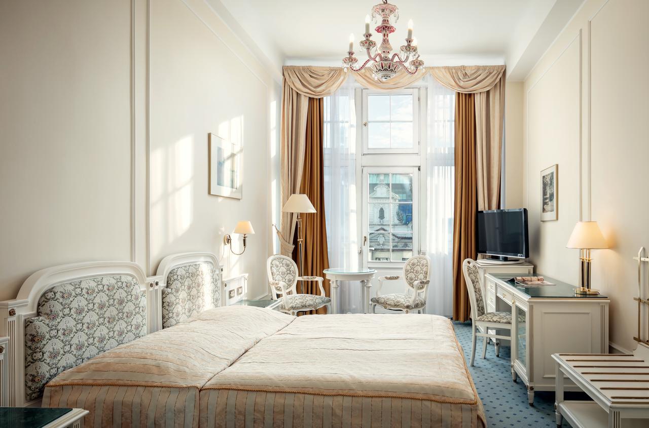 Ambassador Zlata Husa Prague Ngoại thất bức ảnh A room at the hotel