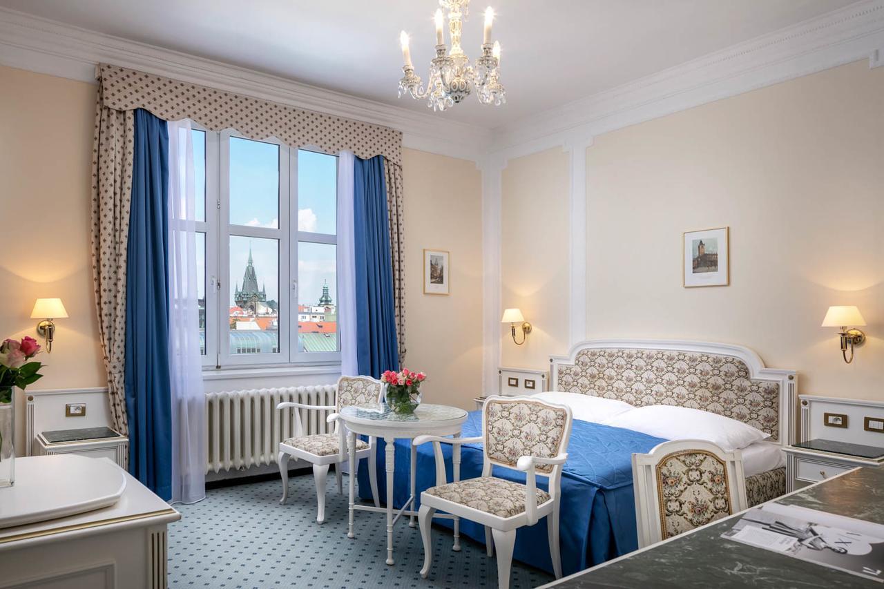 Ambassador Zlata Husa Prague Ngoại thất bức ảnh A room at the hotel