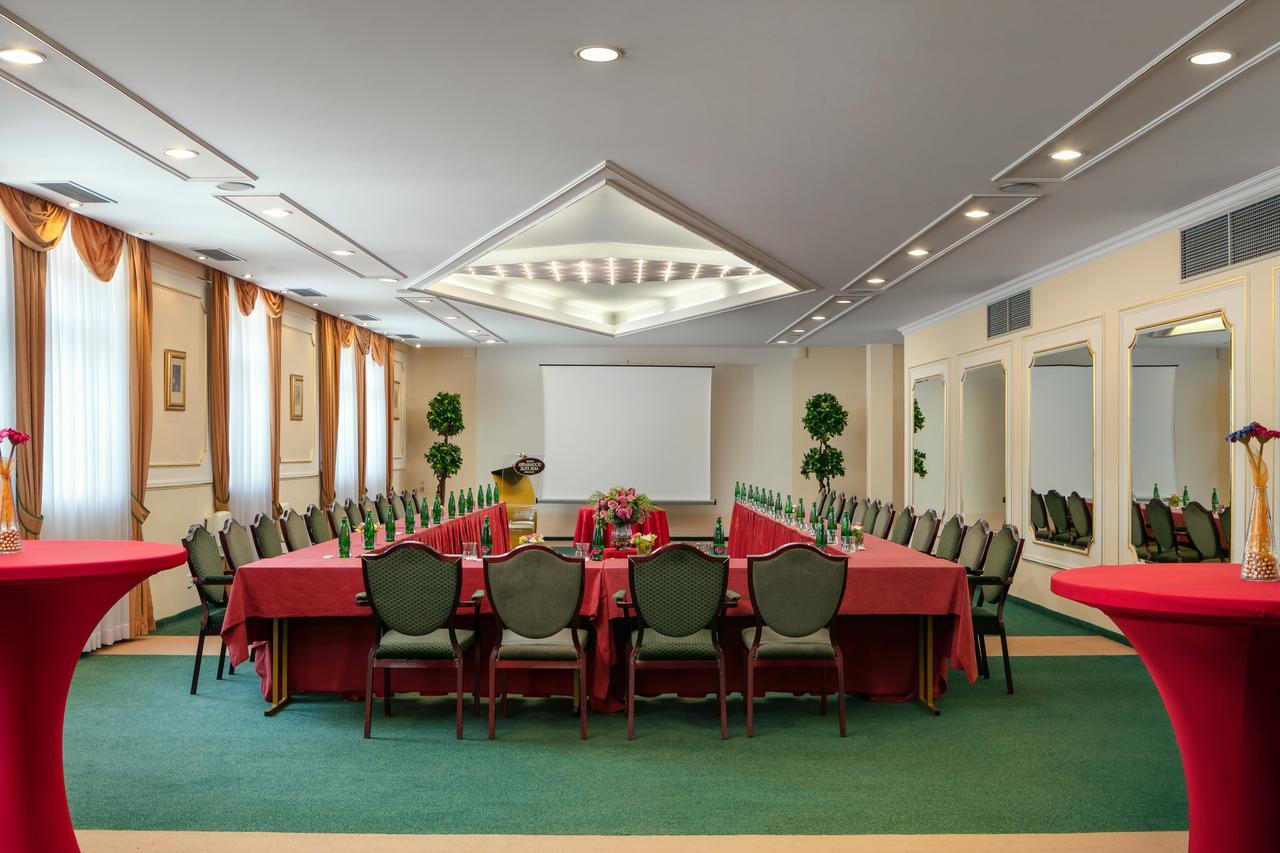 Ambassador Zlata Husa Prague Ngoại thất bức ảnh Conference room