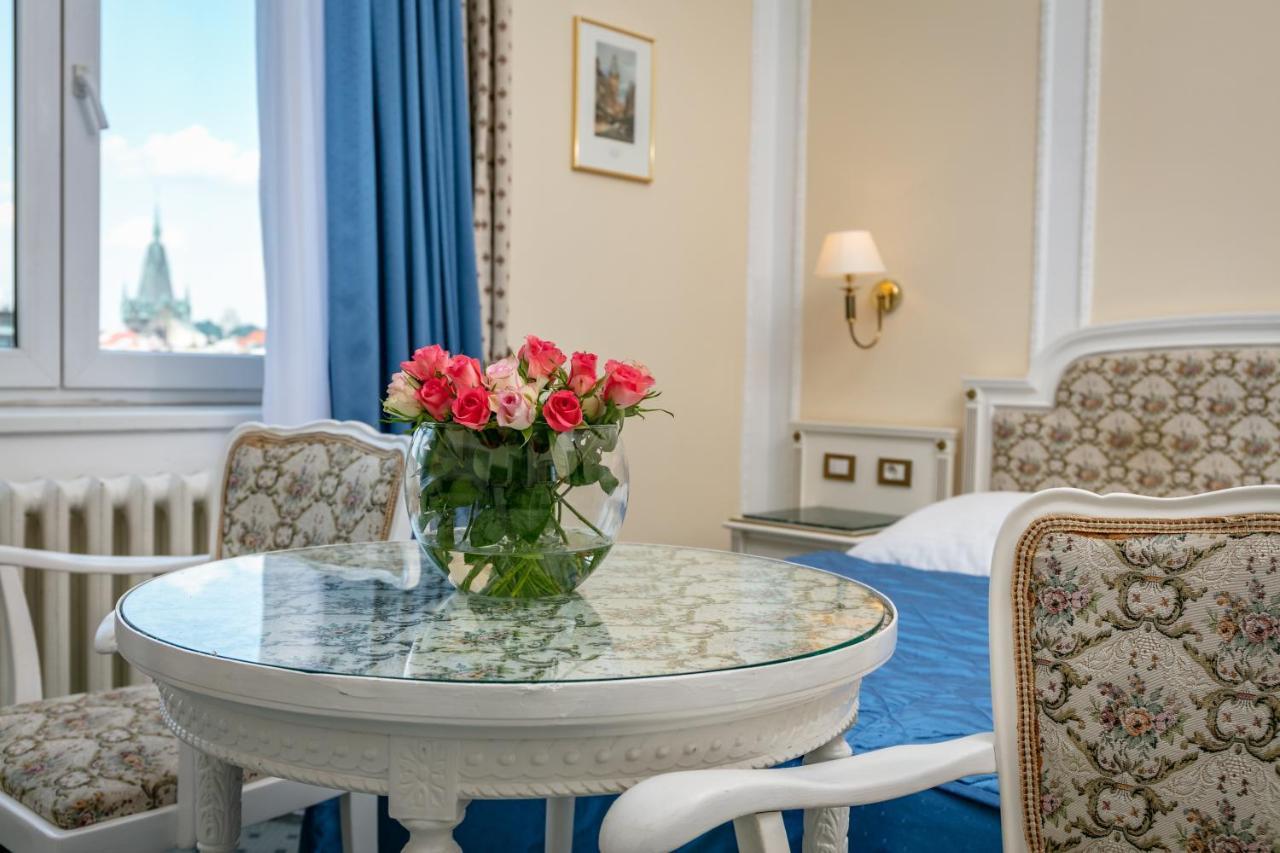 Ambassador Zlata Husa Prague Ngoại thất bức ảnh A room at the hotel